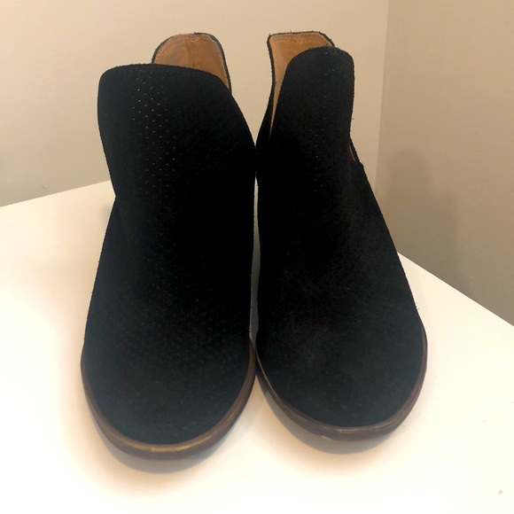 Lucky Brand perforated black suede slip-on booties 6.5 - Picture 6 of 6